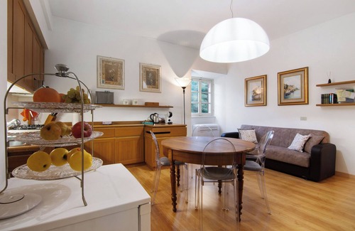 Tremezzina Apartamento | Apartamento vacacional "La Contessa" con jardín privado, Wi-Fi y aire acondicionado