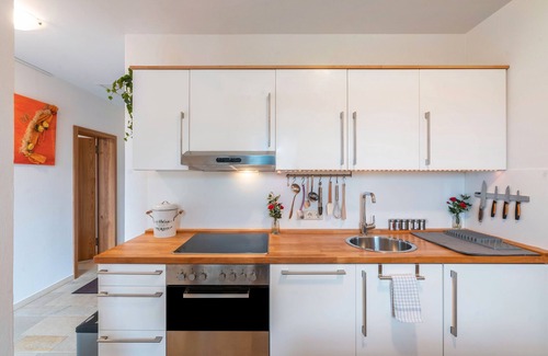 Prutting Apartamento | Apartamento vacacional 'Landnest' con vistas a la montaña, balcón y Wi-Fi