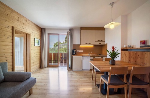 Laces Apartamento | Apartamento vacacional "Langstein Lavendel" con vistas a la montaña, balcón y Wi-Fi