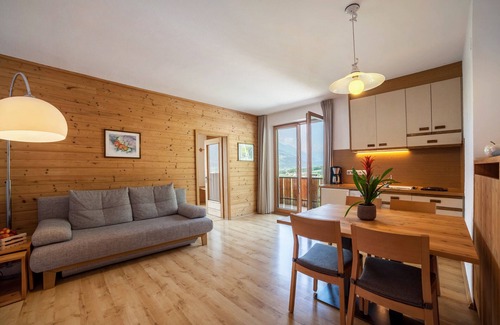 Laces Apartamento | Apartamento vacacional "Langstein Lavendel" con vistas a la montaña, balcón y Wi-Fi