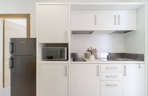 Galatone Apartamento | Apartamento vacacional "Le Scuderie 10" con balcón, piscina compartida y Wi-Fi
