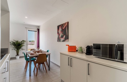 Galatone Apartamento | Apartamento vacacional "Le Scuderie 6" con balcón, piscina compartida y Wi-Fi