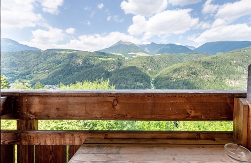 Vandoies Apartamento | Apartamento vacacional "Lindenhof Apt 2" con balcón y Wi-Fi
