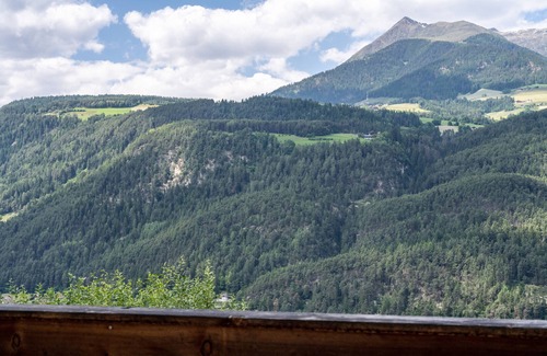 Vandoies Apartamento | Apartamento vacacional "Lindenhof Apt 3" con balcón y Wi-Fi