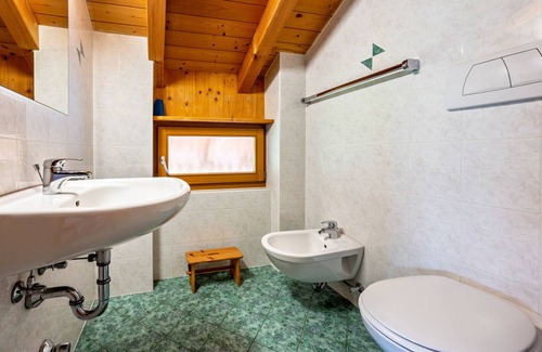 Vandoies Apartamento | Apartamento vacacional "Lindenhof Apt 3" con balcón y Wi-Fi
