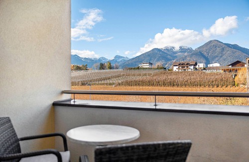 Naz Apartamento | Apartamento vacacional 'Linder 16' con vistas a la montaña, piscina comunitaria y Wi-Fi