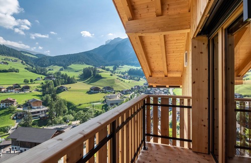 Santa Maddalena Apartamento | Apartamento vacacional 'Lippmöshof Furca' con vistas a la montaña, terraza privada y Wi-Fi