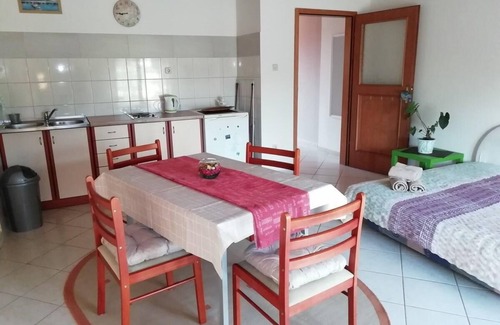 Muntic Apartamento | Apartamento de vacaciones Ližnjan para 1 - 4 personas con 1 dormitorio - Apartamento