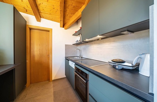 Silandro Apartamento | Apartamento vacacional "Luisa" con vistas a la montaña, terraza privada y Wi-Fi