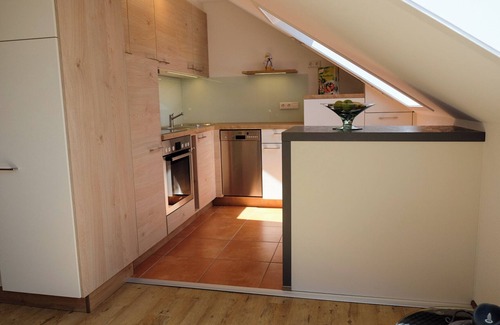 Untermunstertal Apartamento | Apartamento vacacional 'Mühlefelsen, Tipo B' con vistas a la montaña, balcón y Wi-Fi en Münstertal