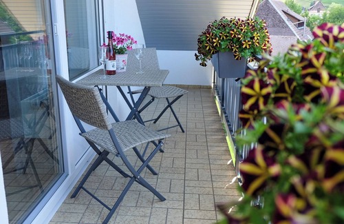 Untermunstertal Apartamento | Apartamento vacacional 'Mühlefelsen, Tipo B' con vistas a la montaña, balcón y Wi-Fi en Münstertal