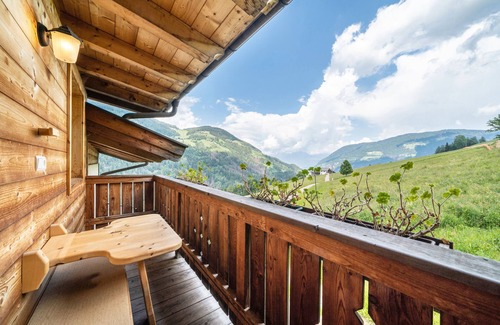 San Pancrazio Apartamento | Apartamento vacacional Marschalkhof "Ifingerblick" con vistas a la montaña, 3 balcones y Wi-Fi