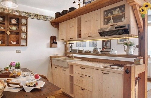 Teglio Apartamento | Apartamento vacacional "Mantaula" con vistas a la montaña, terraza compartida y Wi-Fi