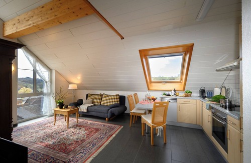 Schienen Apartamento | Apartamento vacacional "Mara" cerca del Lago de Constanza con Wi-Fi, terraza y jardín