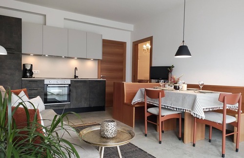 Cermes Apartamento | Apartamento vacacional "Matthäus" con vistas a la montaña, Wi-Fi, jardín y terraza