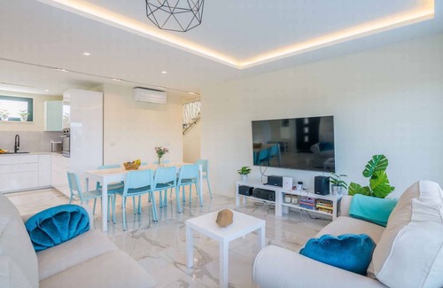 Zidarici Apartamento | Apartamento vacacional con piscina privada y vistas al mar