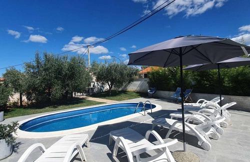 Jasenovica Apartamento | Apartamento vacacional con aire acondicionado y piscina
