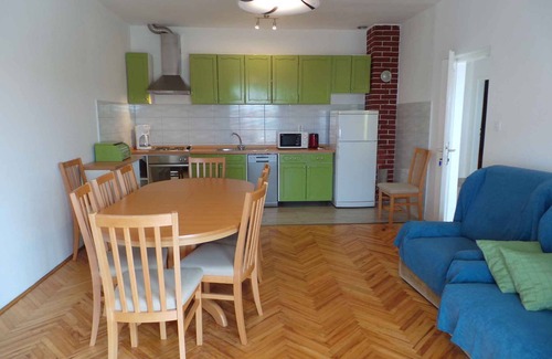 Ljubac Apartamento | Apartamento vacacional con una terraza de 40 m²