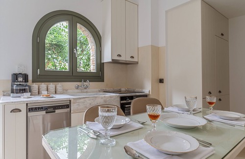 Megas Yialos-Nites Apartamento | Apartamento vacacional 'Casita de campo de la Sra. Kalis' con vistas a la montaña, jardín y Wi-Fi