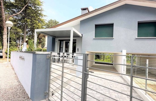 Bibione Lido dei Pini Apartamento | Apartamento vacacional cerca del mar con jardín privado