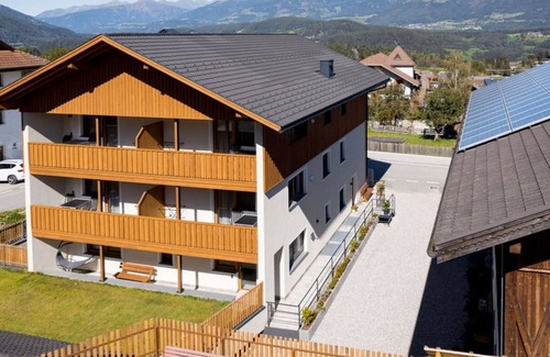 Santo Stefano Apartamento | Apartamento vacacional 'Obergasserhof Hüttengaudi' con vistas a la montaña, jardín y Wi-Fi