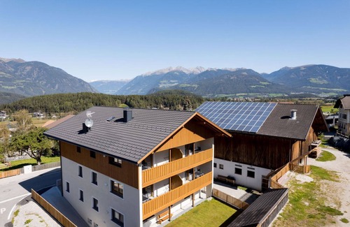 Santo Stefano Apartamento | Apartamento vacacional 'Obergasserhof Hüttengaudi' con vistas a la montaña, jardín y Wi-Fi