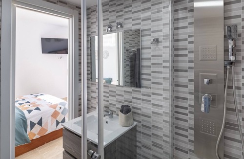 Playas del Palo Apartamento | Apartamento vacacional "Ocean Pearl B" con vistas al mar, terraza compartida y Wi-Fi
