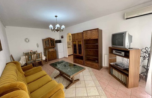 Keszthely Apartamento | Apartamento vacacional sólo 300 metros de la playa con piscina