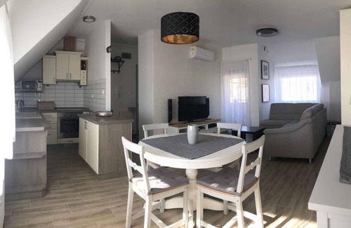 Keszthely Apartamento | Apartamento vacacional a solo 100 m del lago Balaton