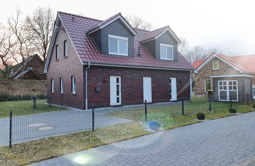 Tannenhausen Casa | Apartamento de vacaciones o Casa de vacaciones con playa privada en el lago en Aurich-Tannenhausen