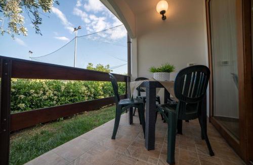 Mattinata Casa | Holiday Apartment orchidea with swimming pool and private beach -3