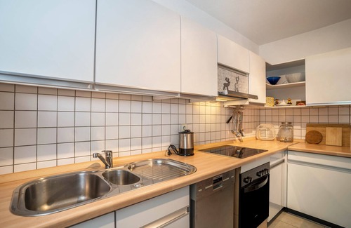 Neusatz Apartamento | Apartamento vacacional "Panorama" con vistas a la montaña, terraza y Wi-Fi