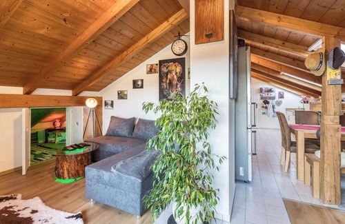 Hart Apartamento | Apartamento vacacional "Parzinger" cerca de Chiemsee con vistas a la montaña y balcón