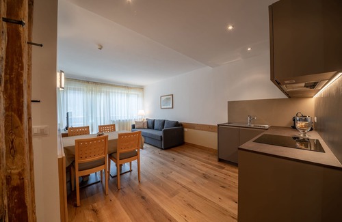 Santa Valburga Apartamento | Apartamento vacacional 'Pöder Flimkanzel' con vistas a la montaña, balcón, jardín compartido y Wi-Fi
