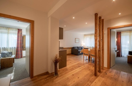 Santa Valburga Apartamento | Apartamento vacacional 'Pöder Gonnawand' con vistas a la montaña, balcón, jardín compartido y Wi-Fi