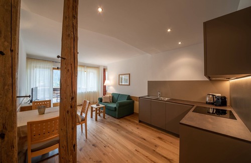 Santa Valburga Apartamento | Apartamento vacacional 'Pöder Goldlahn' con vistas a la montaña, balcón, jardín compartido y Wi-Fi