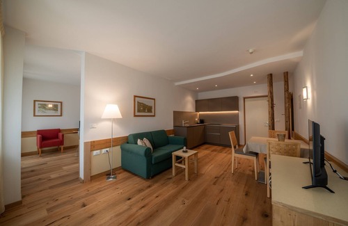 Santa Valburga Apartamento | Apartamento vacacional 'Pöder Goldlahn' con vistas a la montaña, balcón, jardín compartido y Wi-Fi