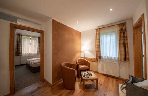 Santa Valburga Apartamento | Apartamento vacacional 'Pöder Karspitz' con vistas a la montaña, balcón, jardín compartido y Wi-Fi