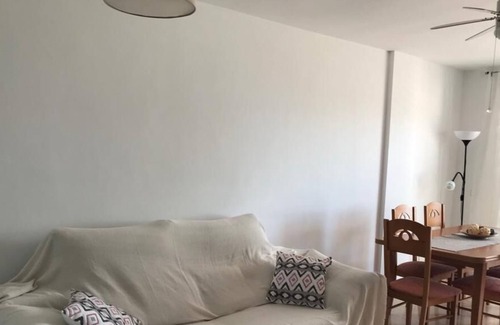 Garrucha Apartamento | Apartamento vacacional "Primera Linea Marina Del Faro" con vistas al mar, piscina compartida y Wi-Fi