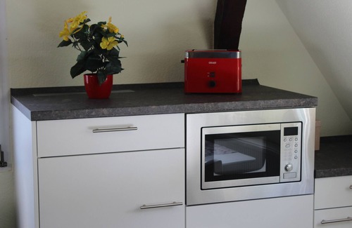Neuendorf Apartamento | Apartamento vacacional 'Rheinblick Wohnung 5' con terraza comunitaria, wifi y aire acondicionado