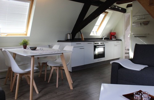 Neuendorf Apartamento | Apartamento vacacional 'Rheinblick Wohnung 5' con terraza comunitaria, wifi y aire acondicionado