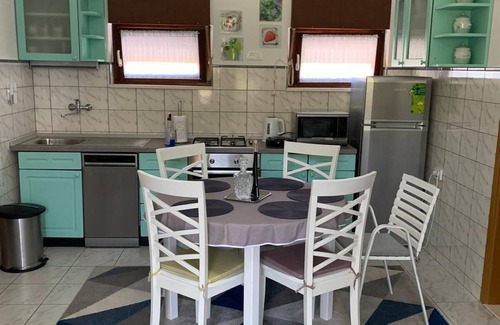Podglavica Apartamento | Apartamento de vacaciones Rogoznica para 1 - 5 personas con 3 dormitorios - Casa adosada