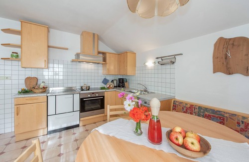 Brie Apartamento | Apartamento vacacional "Rosengarten - Heigler Hof" con vistas a la montaña, wifi, balcón, sauna y terraza