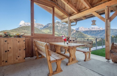 Brie Apartamento | Apartamento vacacional "Rosengarten - Heigler Hof" con vistas a la montaña, wifi, balcón, sauna y terraza