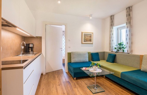 Terlano Apartamento | Apartamento vacacional "Rosengarten B" con vistas a la montaña, terraza privada y Wi-Fi