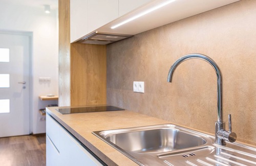 Terlano Apartamento | Apartamento vacacional "Rosengarten B" con vistas a la montaña, terraza privada y Wi-Fi
