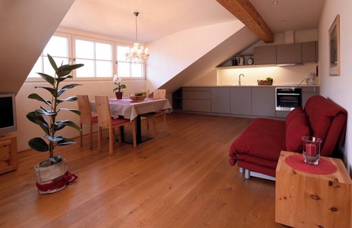 Terlano Apartamento | Apartamento vacacional "Rosengartnerhof Maultasch" con vistas a la montaña, piscina y Wi-Fi