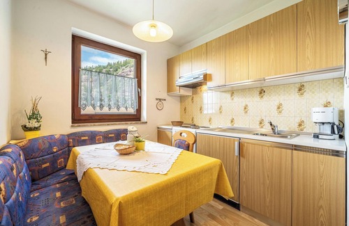 Verano Apartamento | Apartamento vacacional "Rotsteinhof Abendrot" con balcón y Wi-Fi