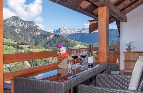 Brie Apartamento | Apartamento "Schlern - Heigler Hof" con vistas a la montaña, Wi-Fi, balcón, sauna y terraza