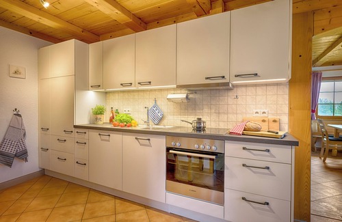 Breitnau Apartamento | Apartamento 'Ferienwohnung Schwarzwaldhut' con vistas a la montaña, terraza privada y Wi-Fi